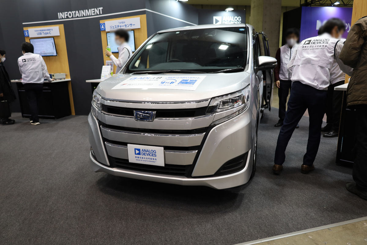 車載オーディオバスのデモの様子